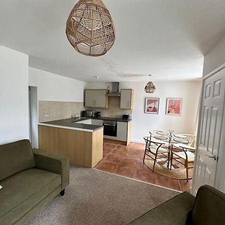 Stylish Miners Cottage At North Rd Porth  المظهر الخارجي الصورة