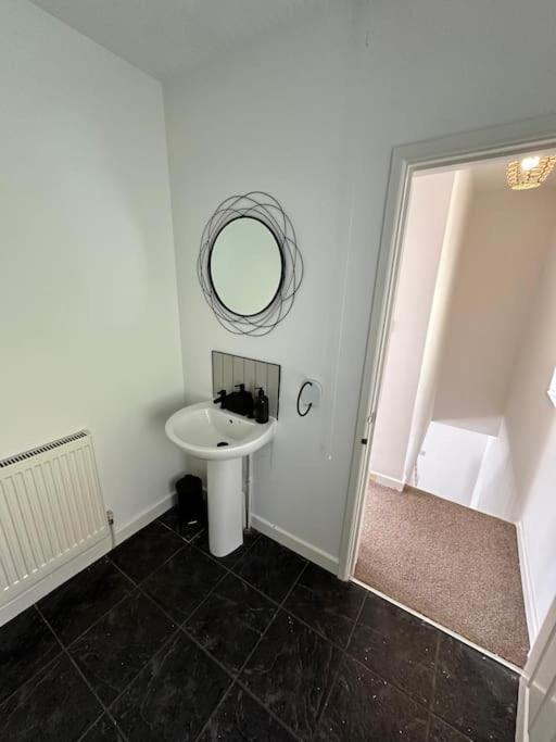 Stylish Miners Cottage At North Rd Porth  المظهر الخارجي الصورة