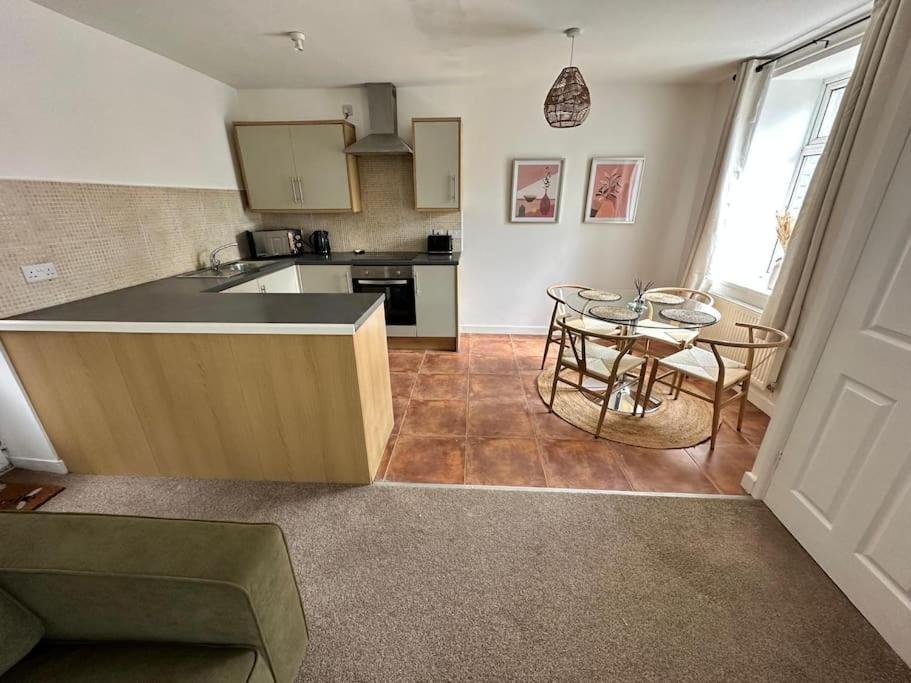 Stylish Miners Cottage At North Rd Porth  المظهر الخارجي الصورة